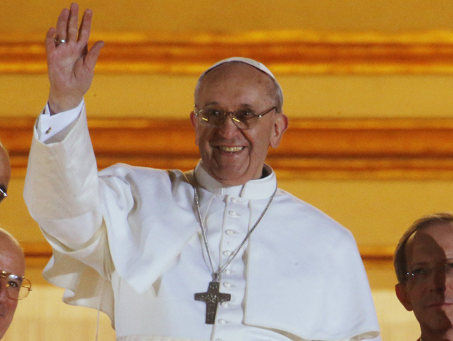 El Papa dice que la Eucaristía no es una oración privada sino una vía para ser personas de paz